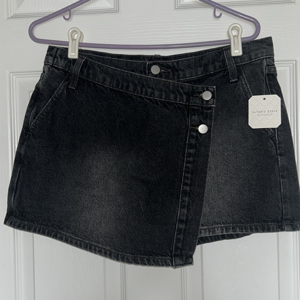Altar'd State Black Denim Overlay Skort NWT - Picture 2 of 11
